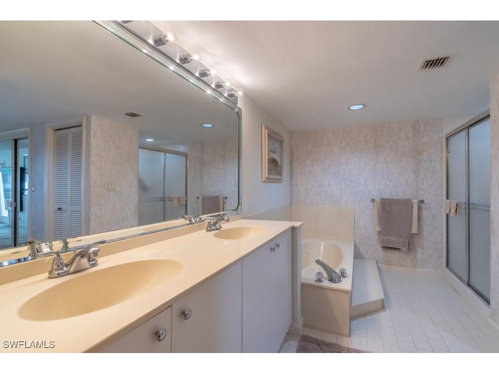 4451 Gulf Shore Boulevard N #1005 Naples FL 34103 225077203 image21