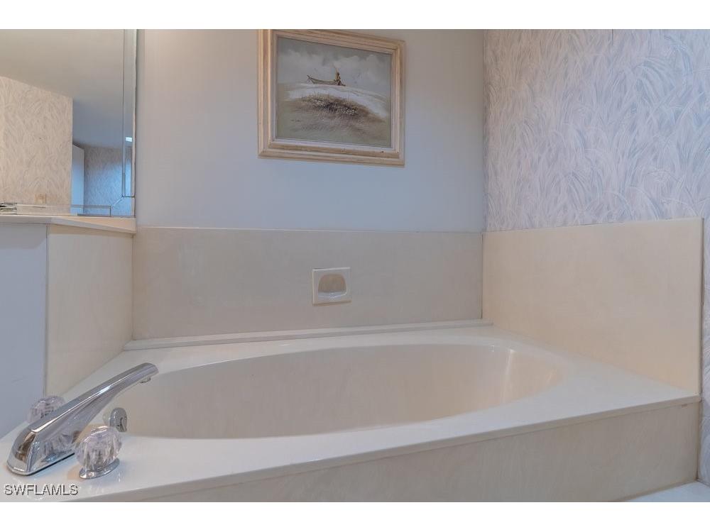 4451 Gulf Shore Boulevard N #1005 Naples FL 34103 225077203 image22