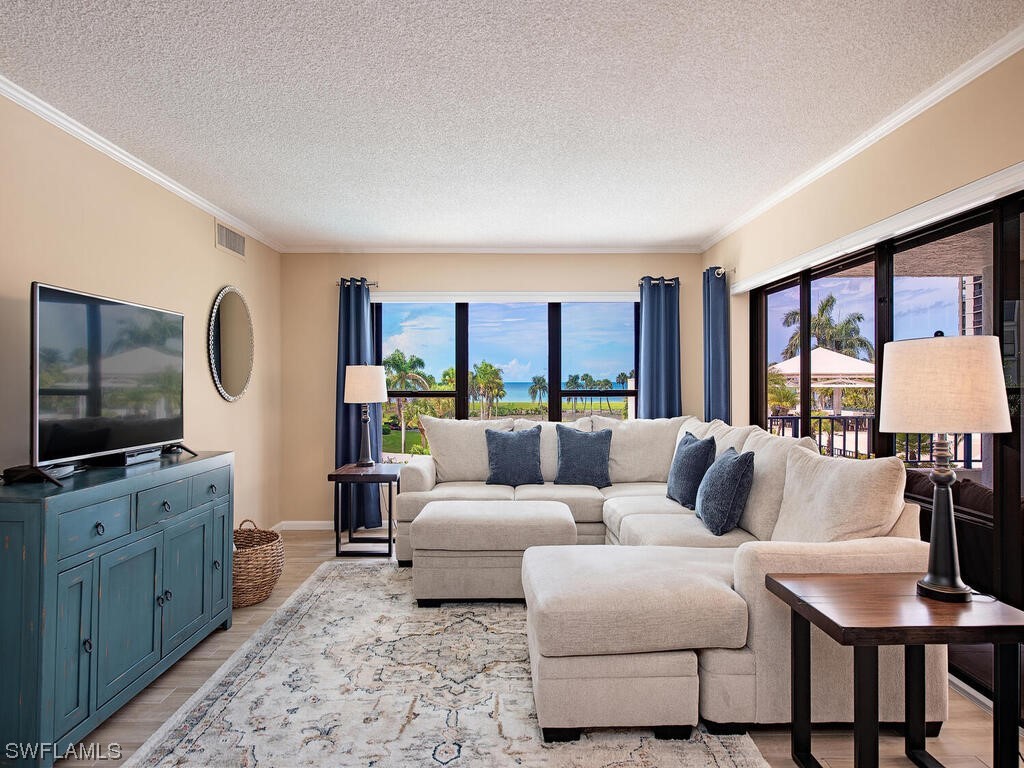 4451 Gulf Shore Boulevard N #301 Naples FL 34103 223072049 image1