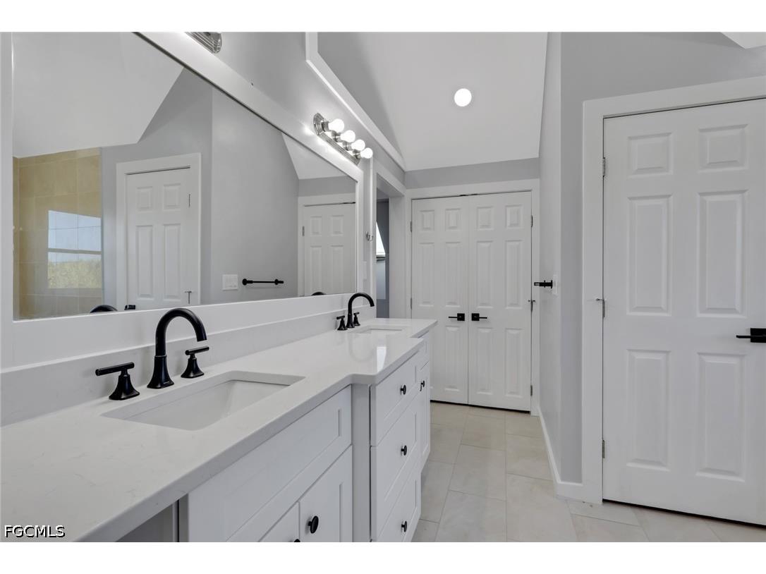 4452 Gulf Pines Drive Sanibel FL 33957 2026023061 image39