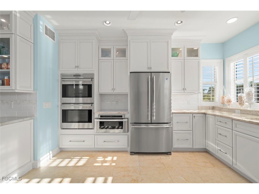 4452 Waters Edge Lane Sanibel FL 33957 2025024804 image13