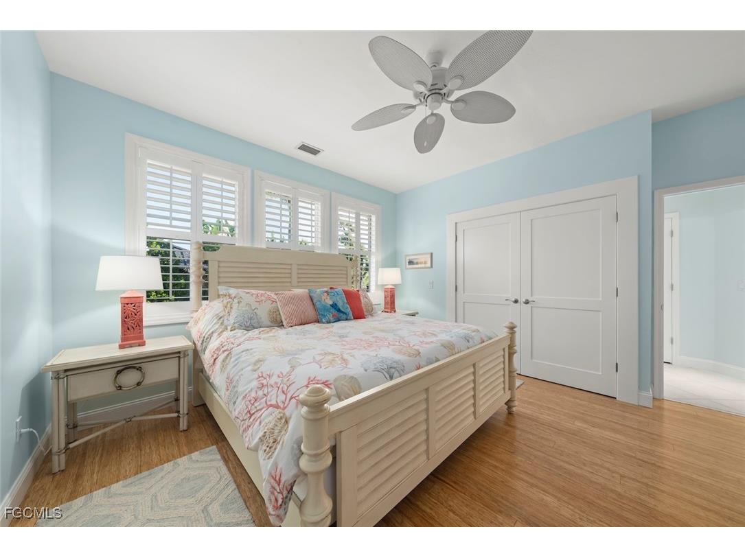 4452 Waters Edge Lane Sanibel FL 33957 2025024804 image17