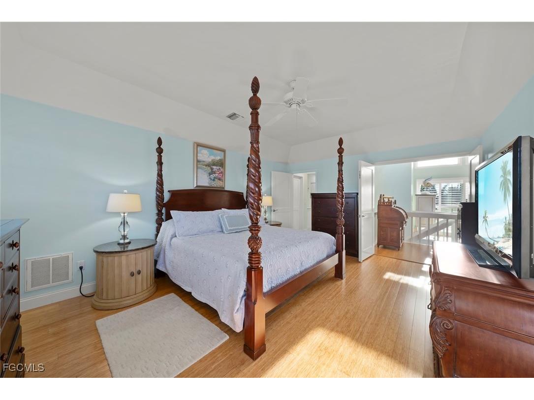 4452 Waters Edge Lane Sanibel FL 33957 2025024804 image27