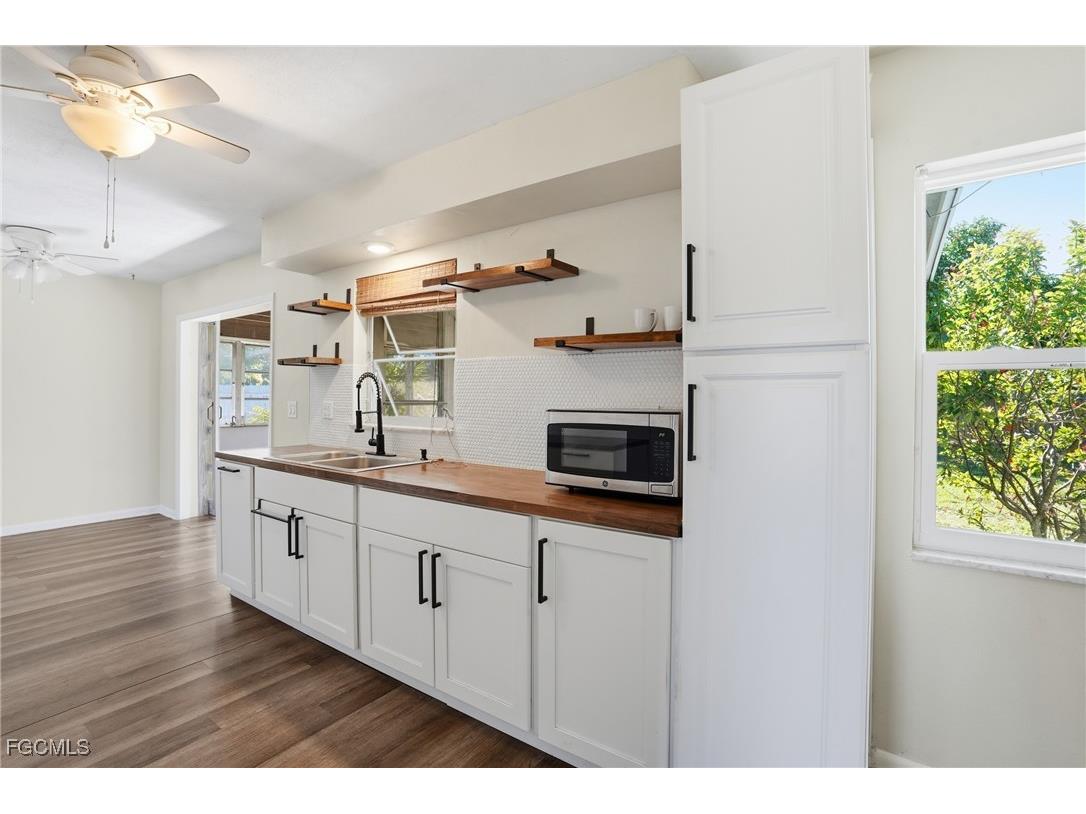 446 El Dorado Parkway E Cape Coral FL 33904 2026002983 image4
