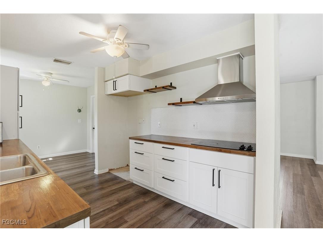 446 El Dorado Parkway E Cape Coral FL 33904 2026002983 image5