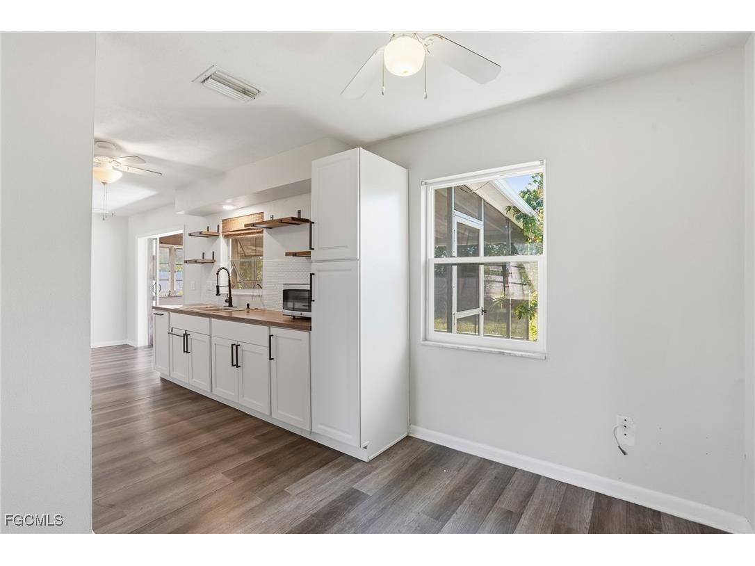 446 El Dorado Parkway E Cape Coral FL 33904 2026002983 image6