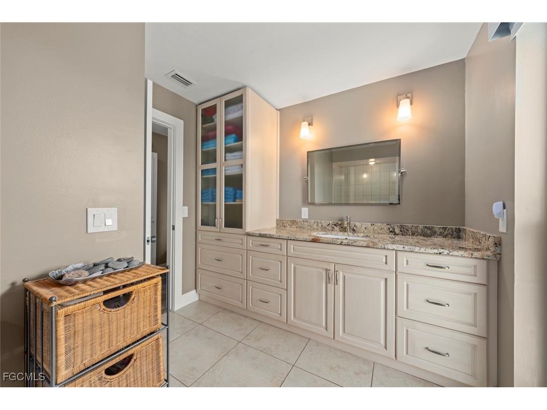 4460 Waters Edge Lane Sanibel FL 33957 2025024270 image24