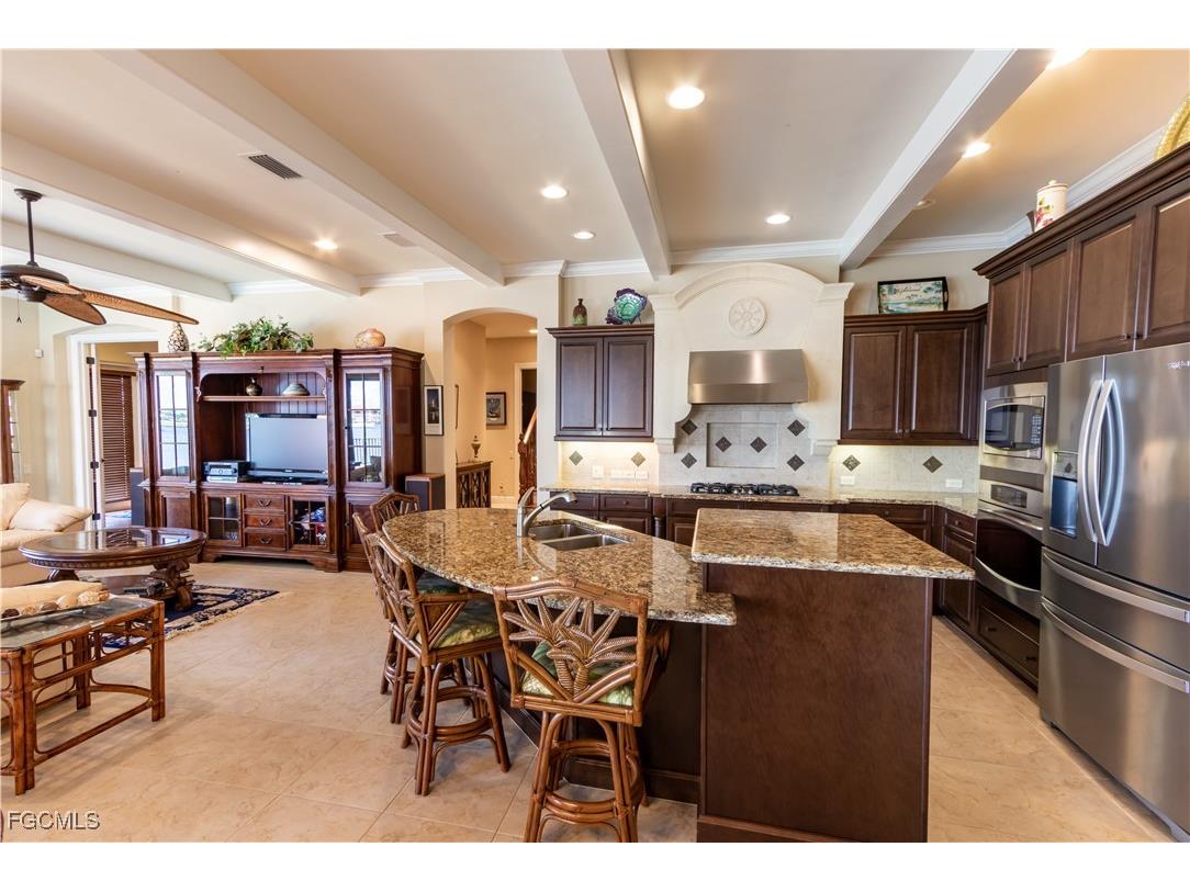 447 Avalon Drive Cape Coral FL 33904 2025024489 image25