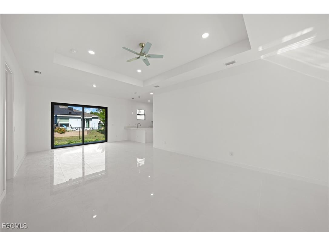 447 Redwing Street Lehigh Acres FL 33974 2025025070 image3