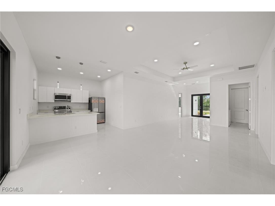 447 Redwing Street Lehigh Acres FL 33974 2025025070 image4