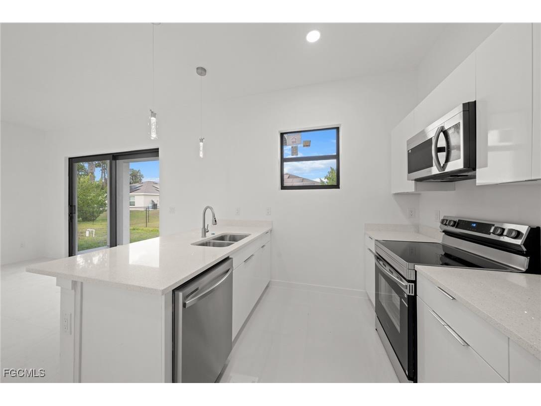 447 Redwing Street Lehigh Acres FL 33974 2025025070 image7