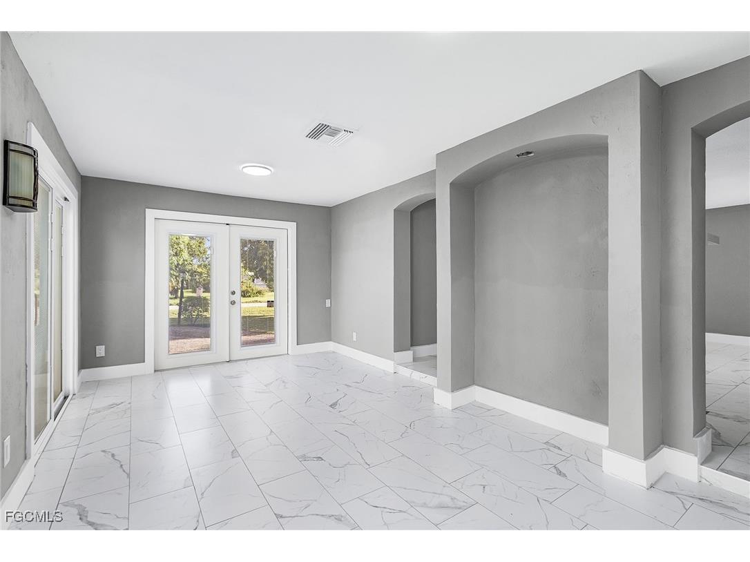 4472 E Riverside Drive Fort Myers FL 33905 2025008508 image21