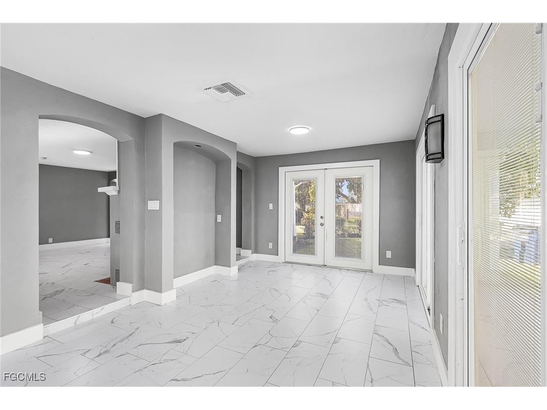 4472 E Riverside Drive Fort Myers FL 33905 2025008508 image22