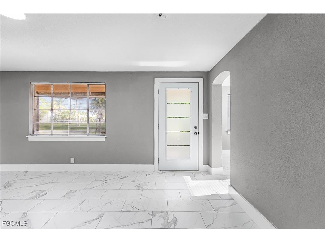 4472 E Riverside Drive Fort Myers FL 33905 2025008508 image26