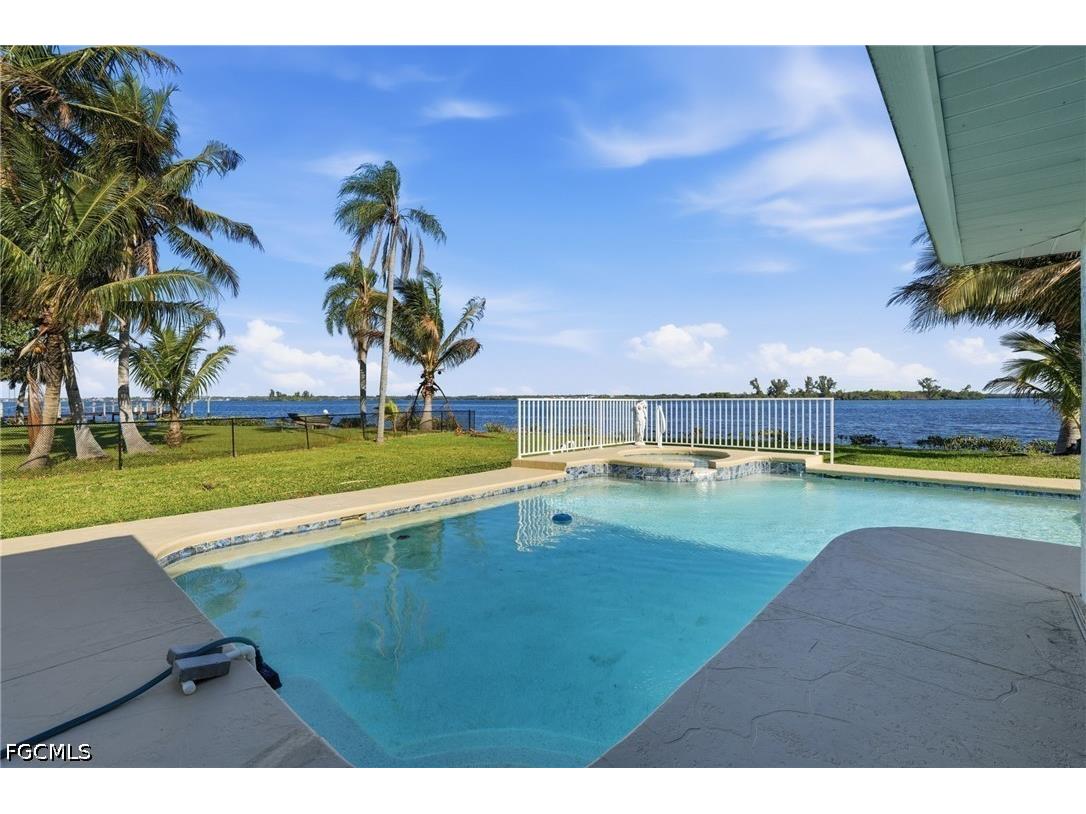4473 E Riverside Drive Fort Myers FL 33905 2026014703 image27