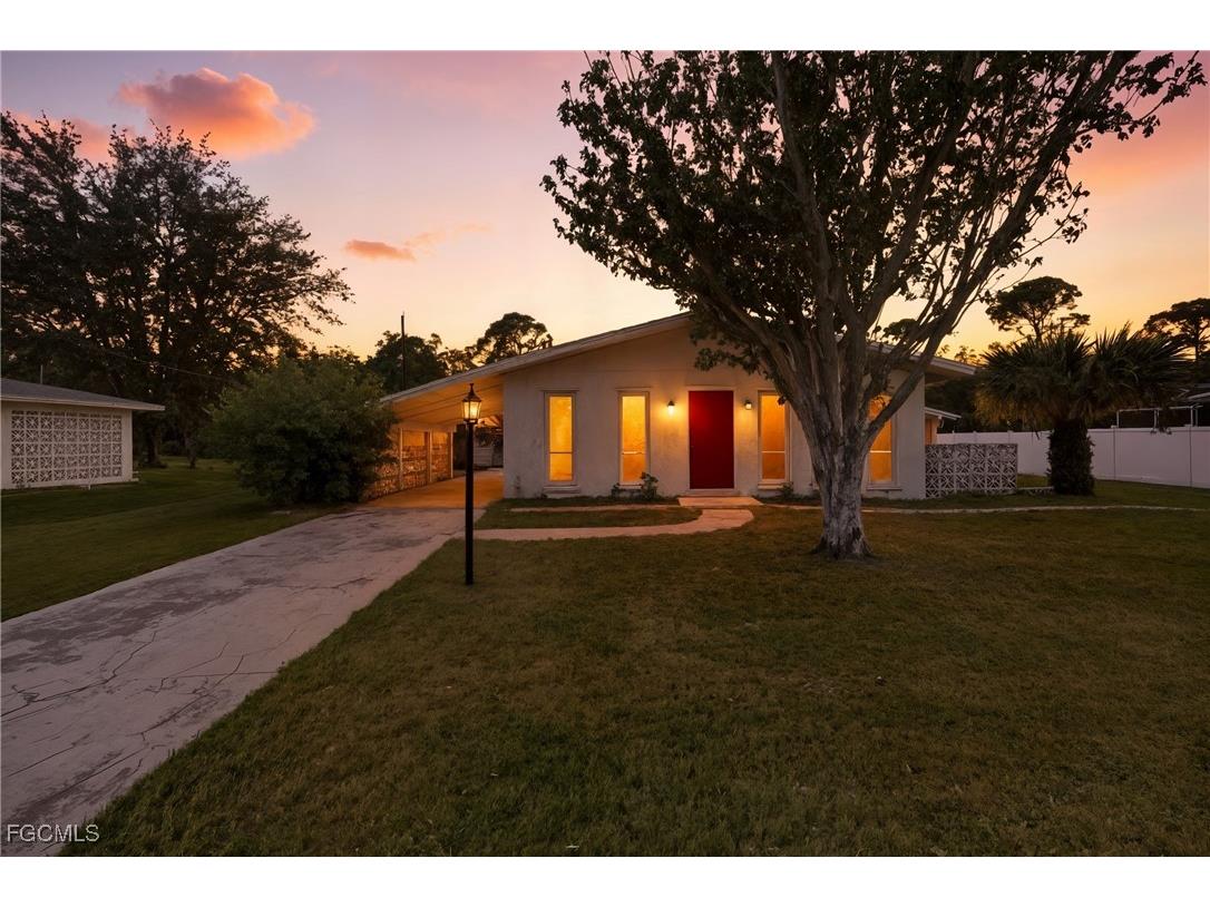 4477 Shady Ln Port Charlotte FL 33980 2025020359 image1