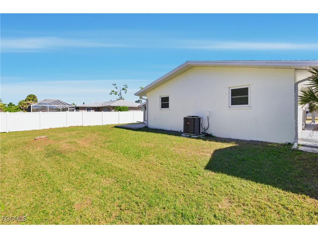 4477 Shady Ln Port Charlotte FL 33980 2025020359 image21