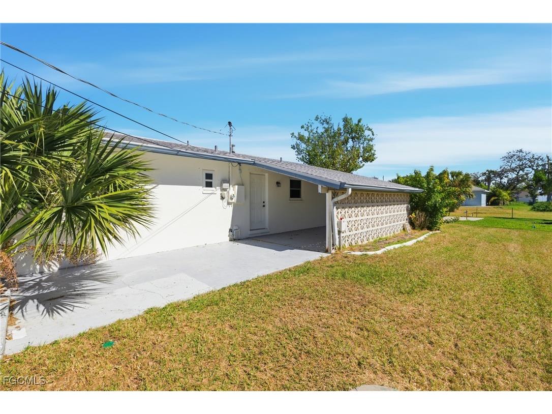 4477 Shady Ln Port Charlotte FL 33980 2025020359 image25