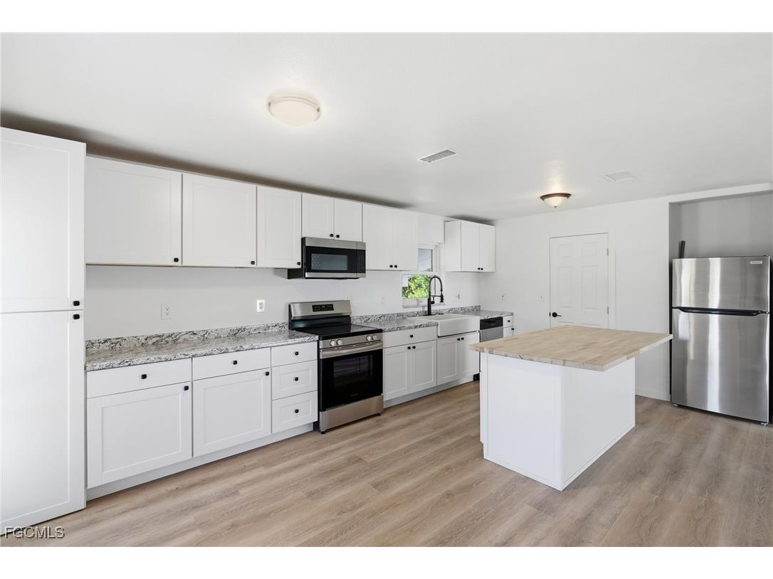 4477 Shady Ln Port Charlotte FL 33980 2025020359 image8