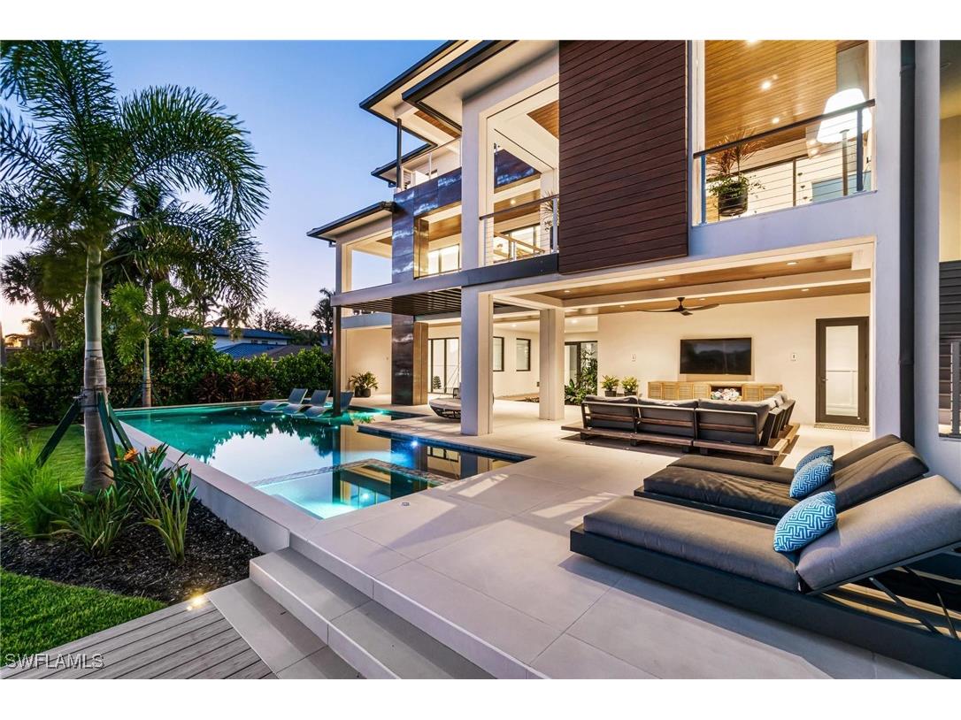 448 Oak Avenue Naples FL 34108 224067158 image1