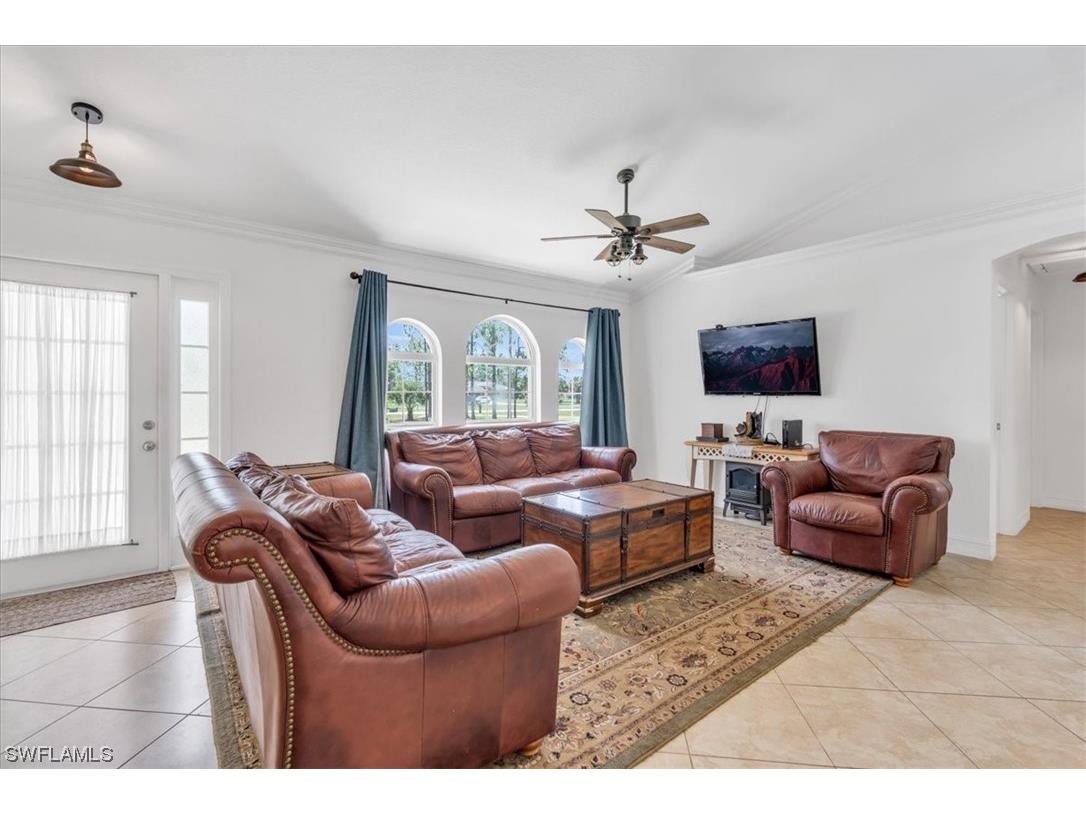 4480 12th Street NE Naples FL 34120 223045619 image1