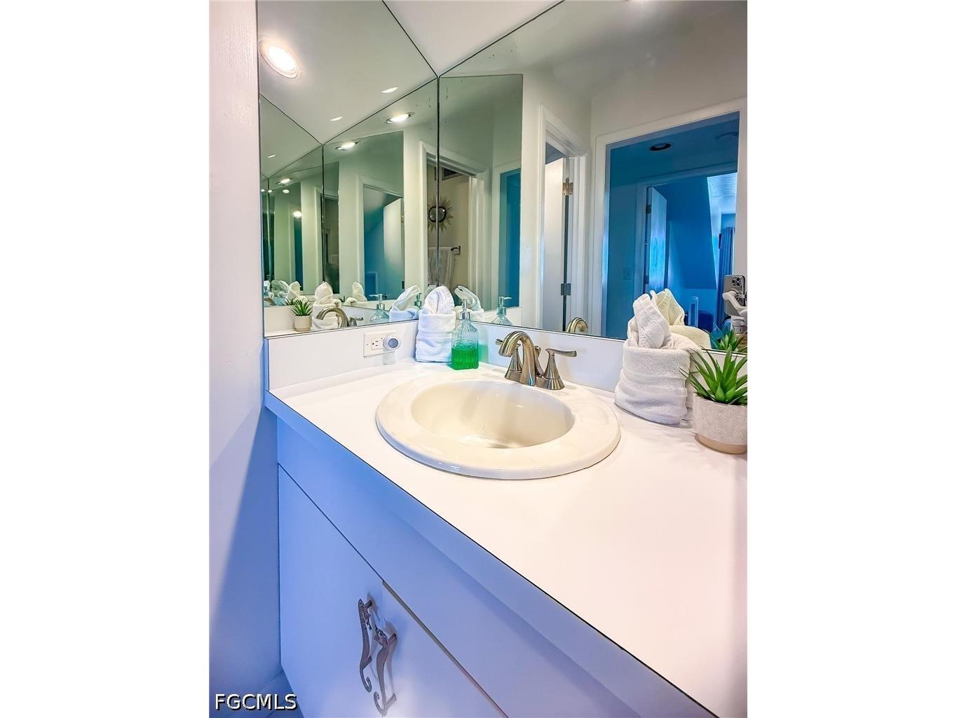 4481 Escondidio Lane #80 Upper Captiva FL 33924 2026020799 image30