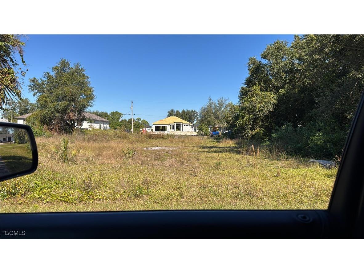 449 Poplar Street Lehigh Acres FL 33974 2025020589 image1