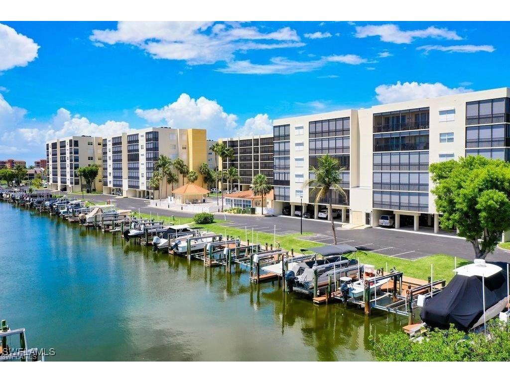 4491 Bay Beach Lane #111 Fort Myers Beach FL 33931 226004882 image1