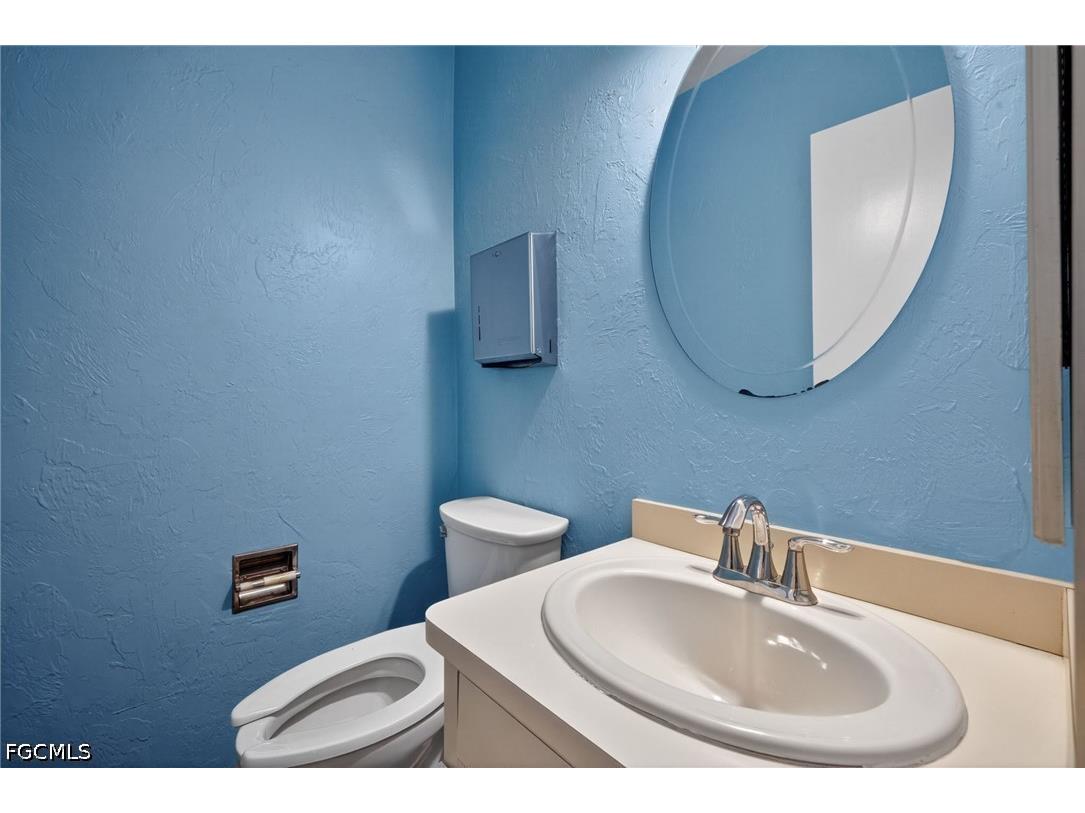 45 Barkley Circle Fort Myers FL 33907 2026026175 image30