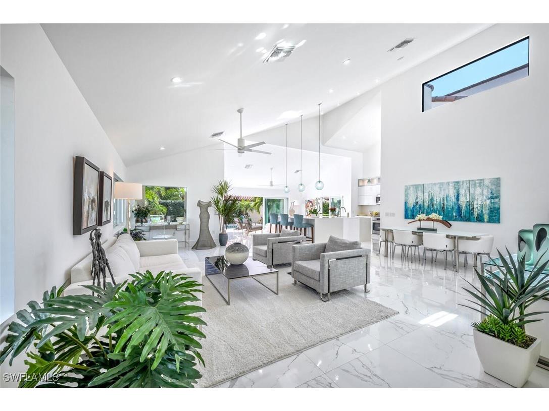 45 Las Brisas Way #46 Naples FL 34108 225007359 image1