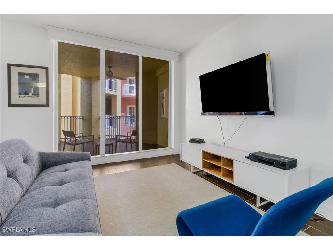 450 Bayfront Place #4201 Naples FL 34102 225070437 image1