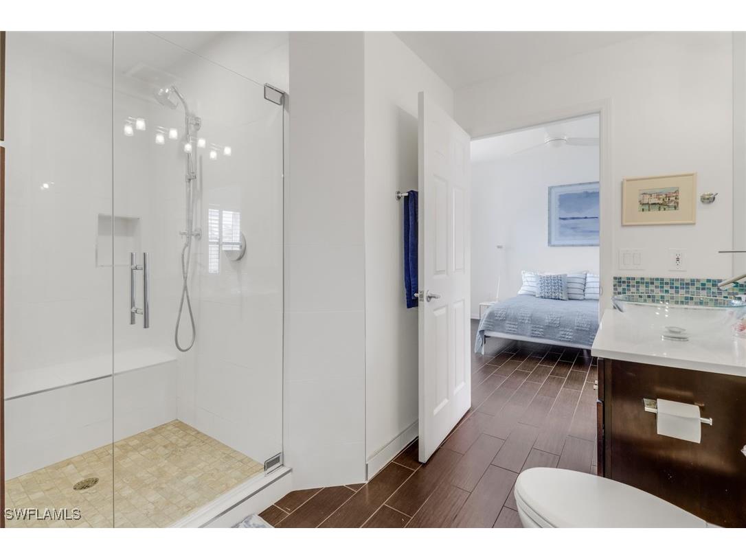 450 Bayfront Place #4201 Naples FL 34102 225070437 image12