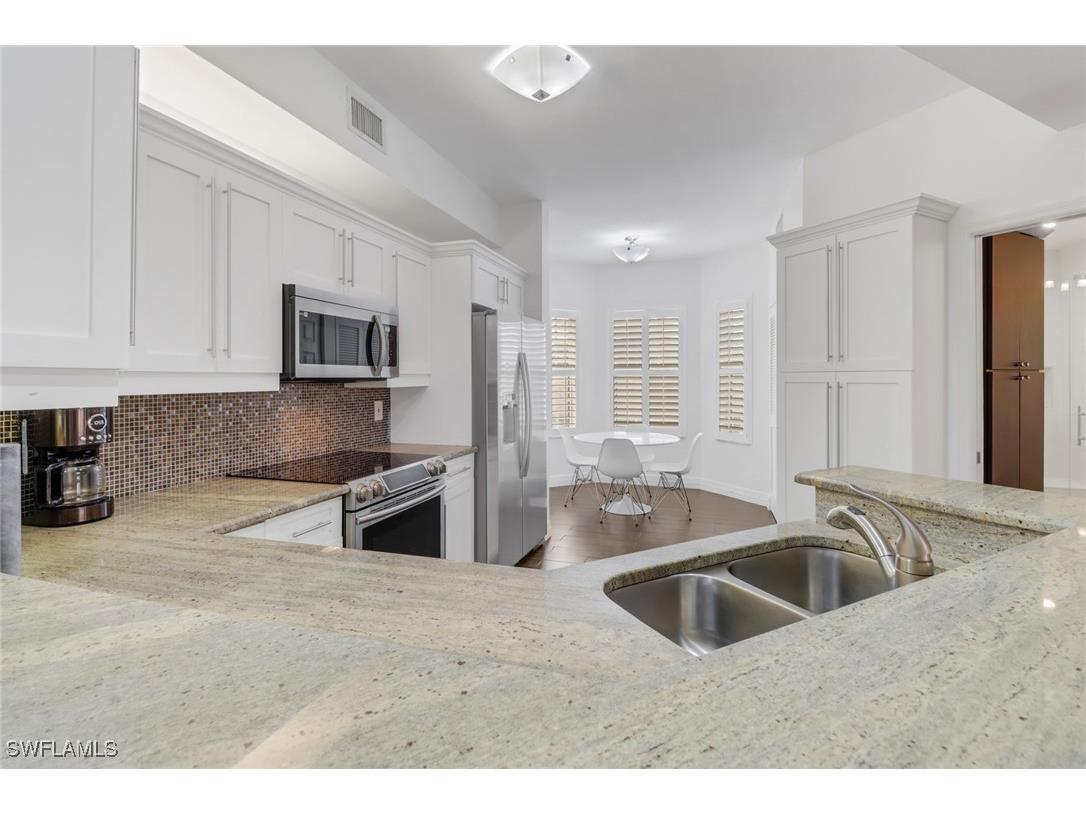 450 Bayfront Place #4201 Naples FL 34102 225083755 image2