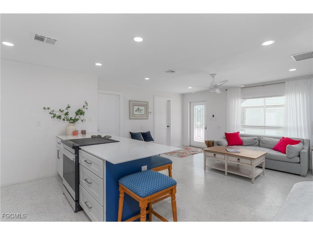 450 Birdsong Place Sanibel FL 33957 2026000235 image12