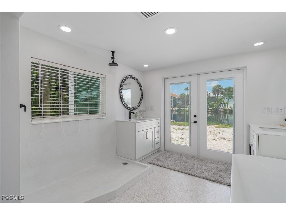 450 Birdsong Place Sanibel FL 33957 2026000235 image16