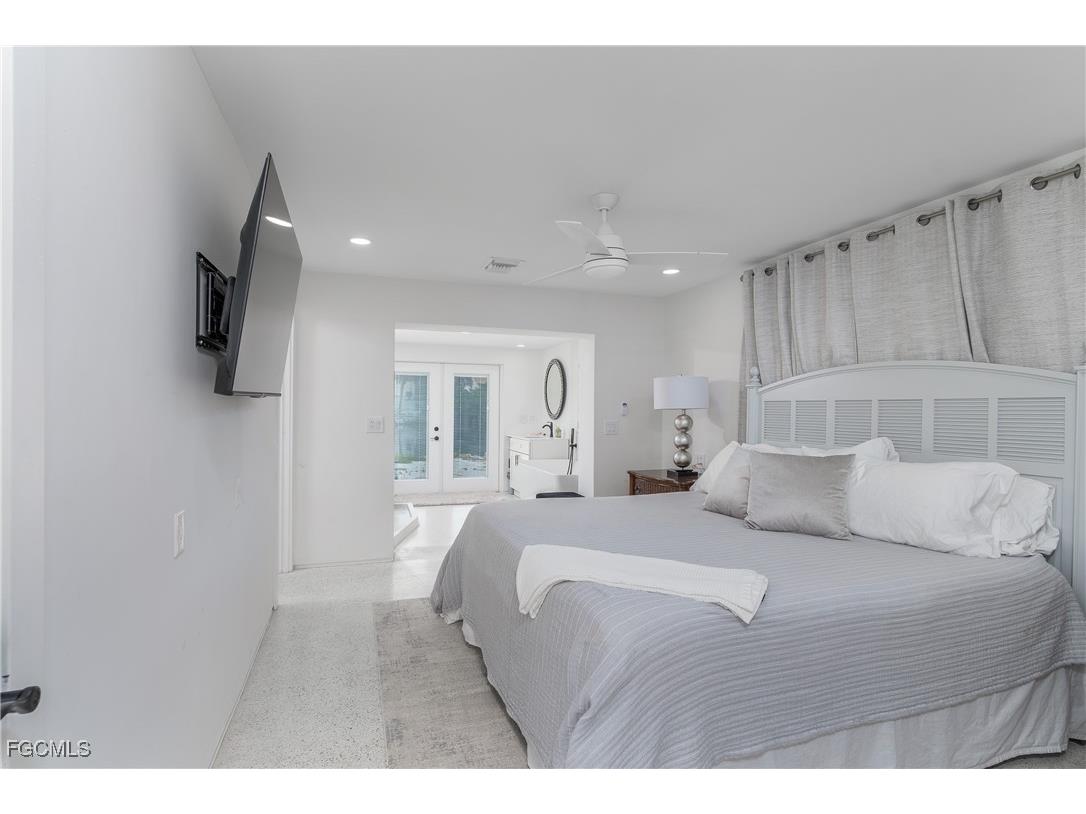 450 Birdsong Place Sanibel FL 33957 2026000235 image18