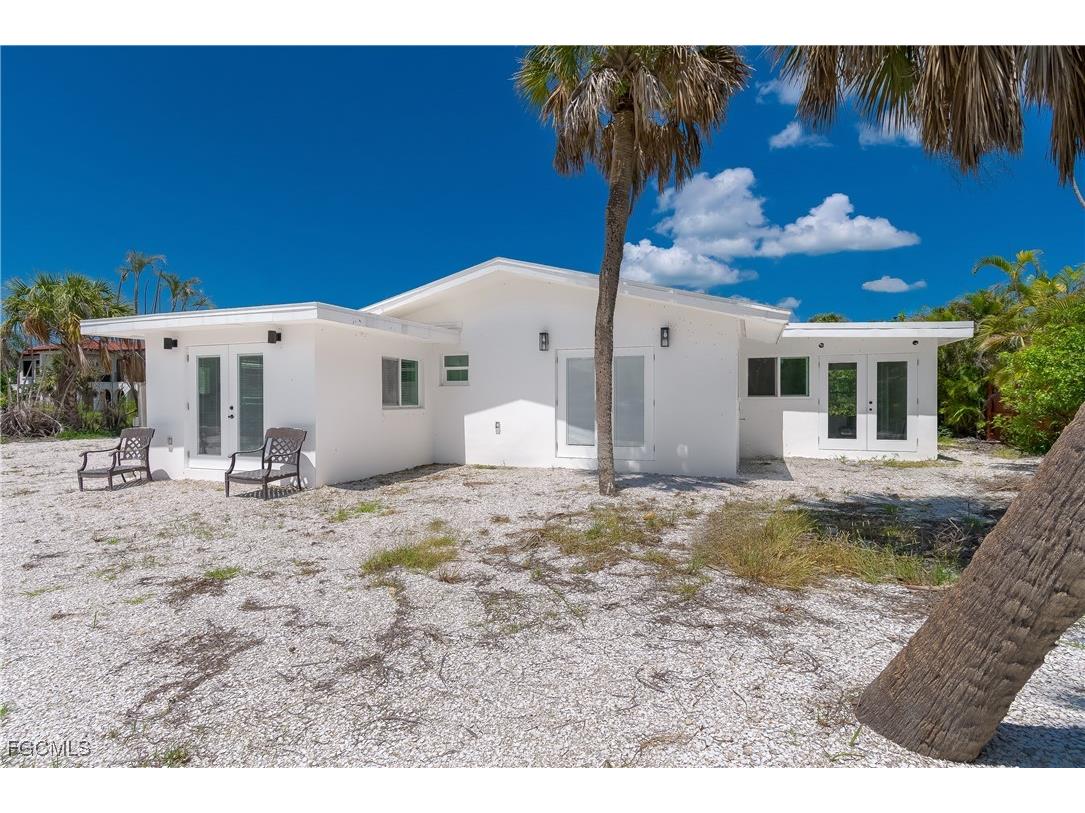 450 Birdsong Place Sanibel FL 33957 2026000235 image2