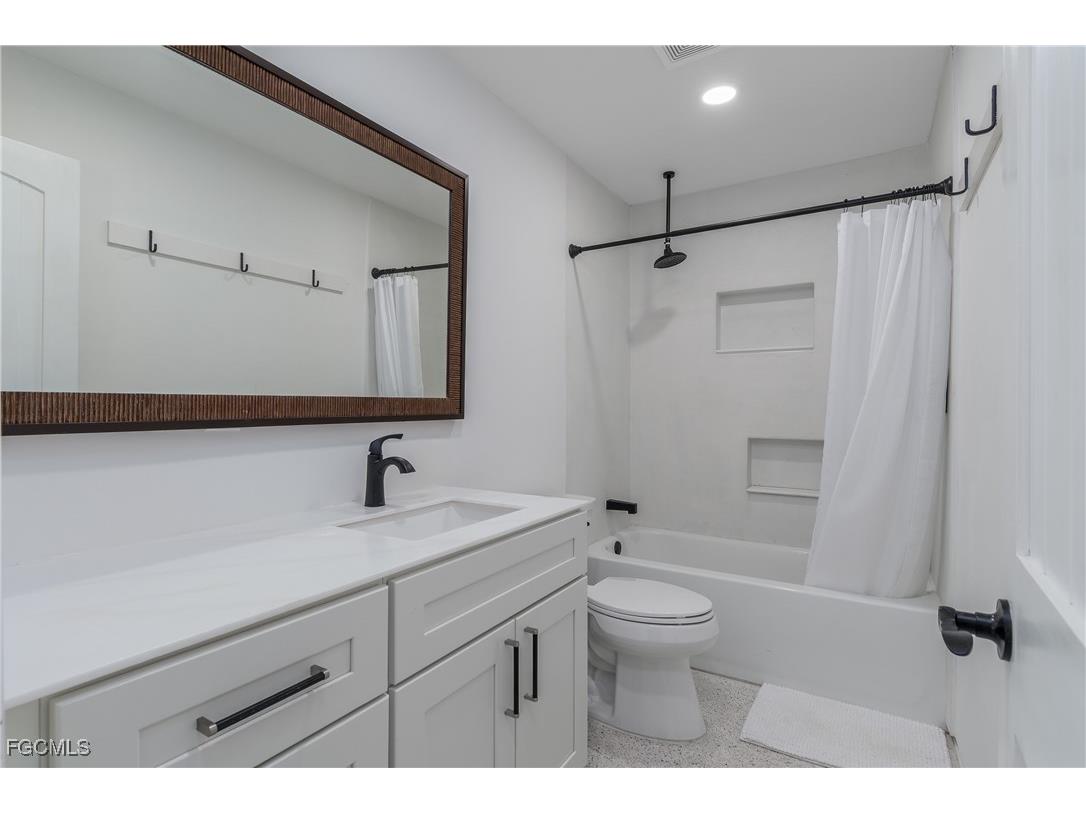 450 Birdsong Place Sanibel FL 33957 2026000235 image22