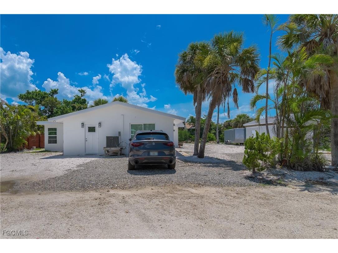 450 Birdsong Place Sanibel FL 33957 2026000235 image24