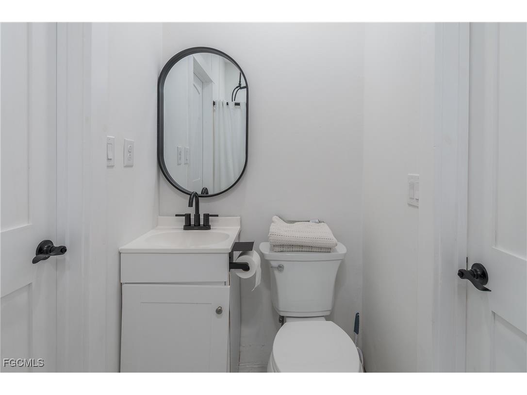 450 Birdsong Place Sanibel FL 33957 2026000235 image6