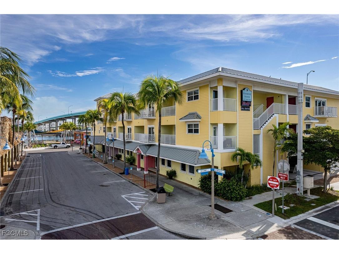 450 Old San Carlos Boulevard #303 Fort Myers Beach FL 33931 2026003276 image1