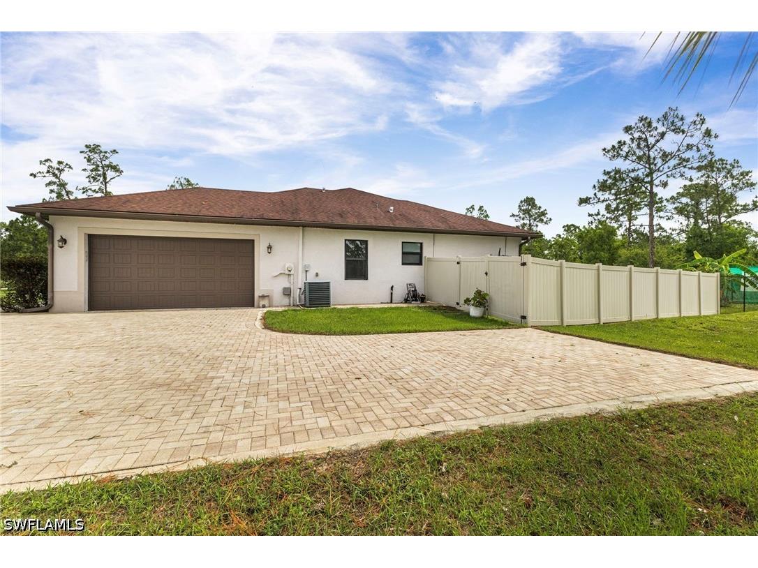 4504 16th Street NE Naples FL 34120 226020494 image2