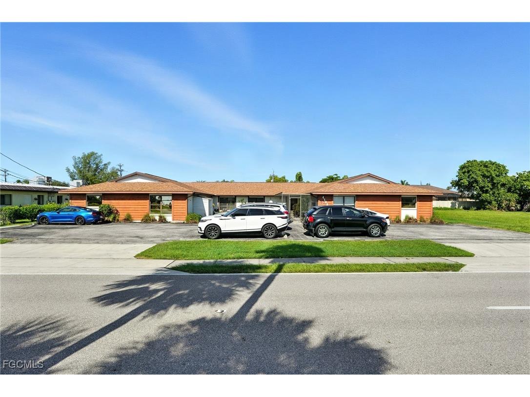 4508 Santa Barbara Boulevard #102 Cape Coral FL 33914 2025007634 image1