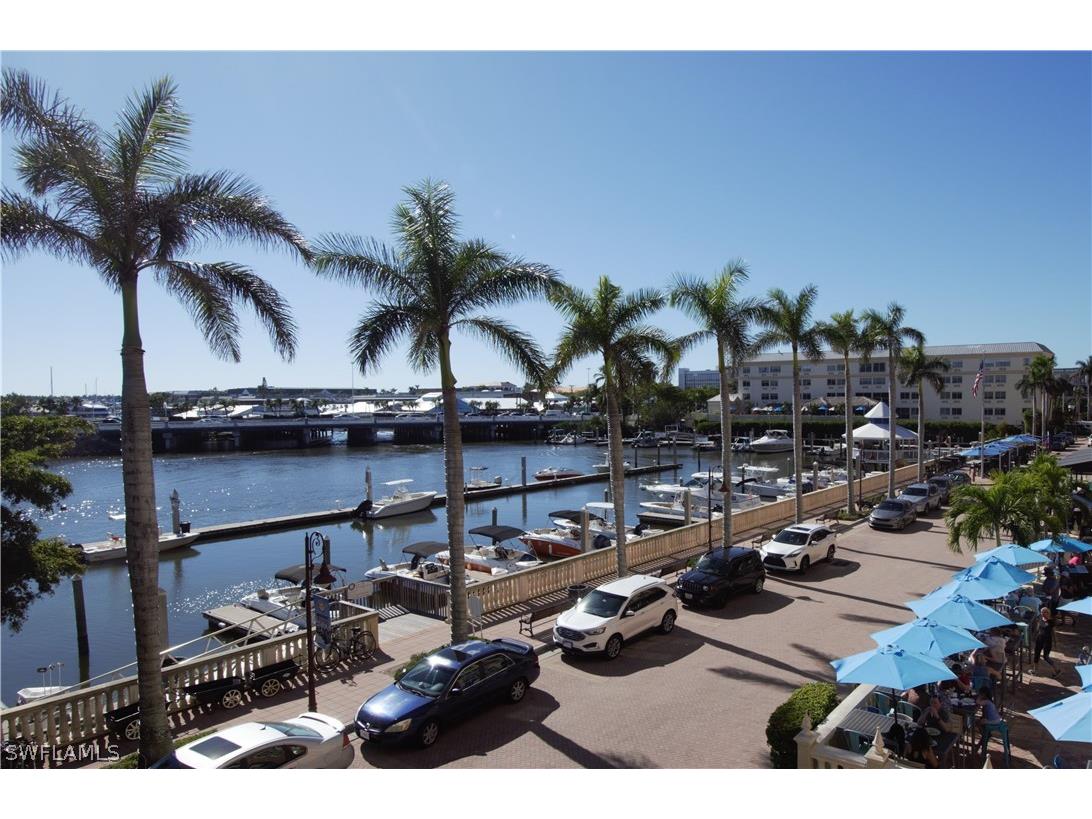 451 Bayfront Place #5211 Naples FL 34102 223000527 image1
