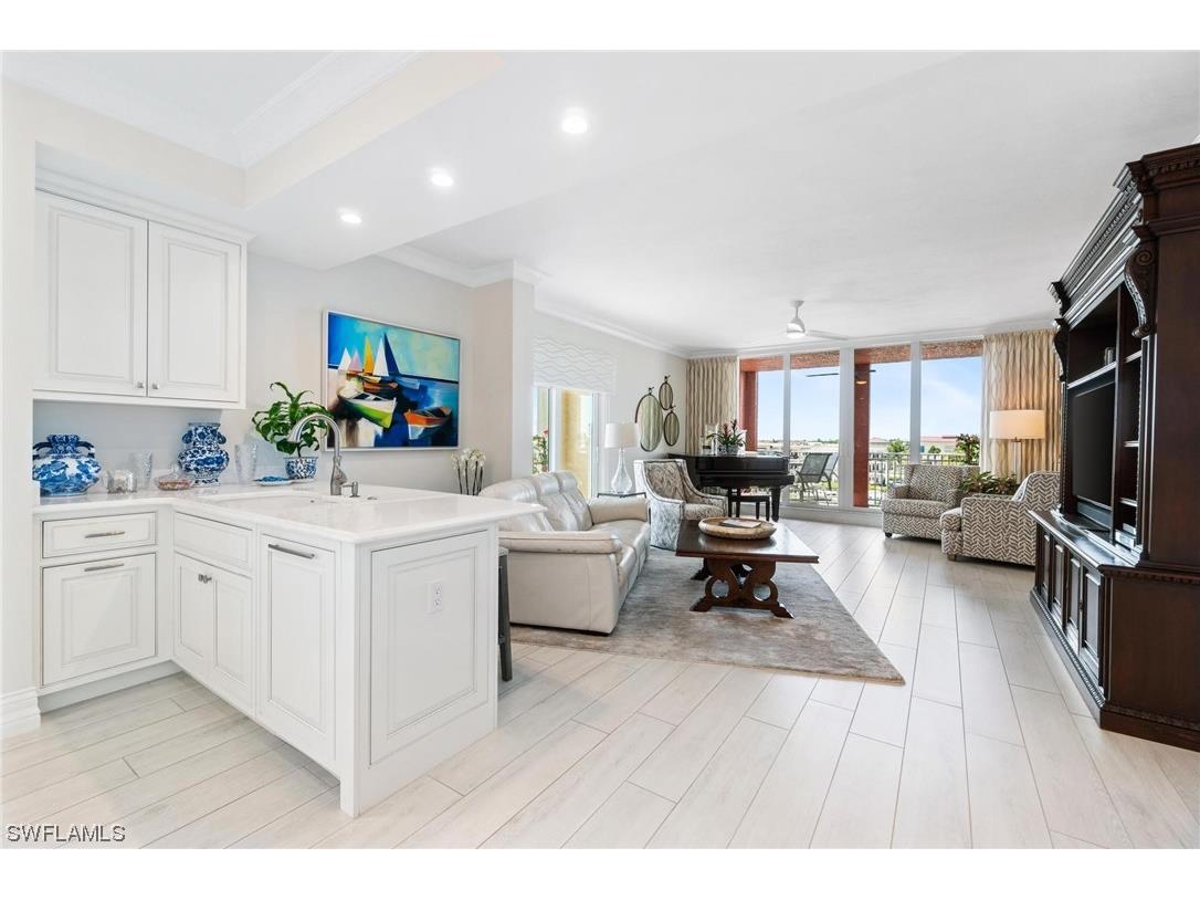 451 Bayfront Place #5411 Naples FL 34102 223036495 image1