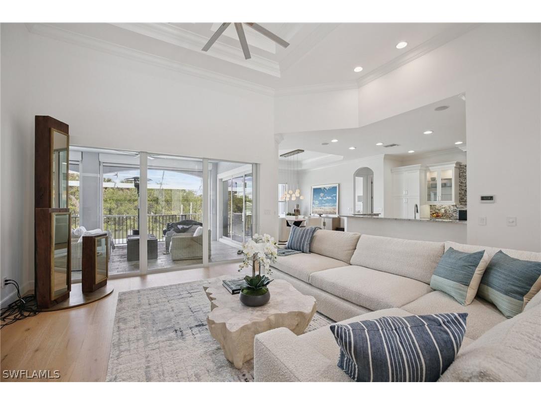451 Oak Avenue Naples FL 34108 226009611 image2
