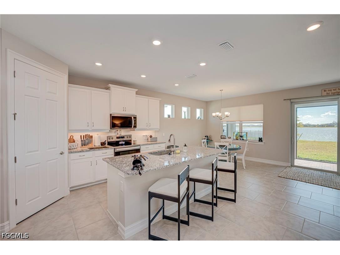 451 Spring Hill Lake Loop Cape Coral FL 33993 2026015805 image5