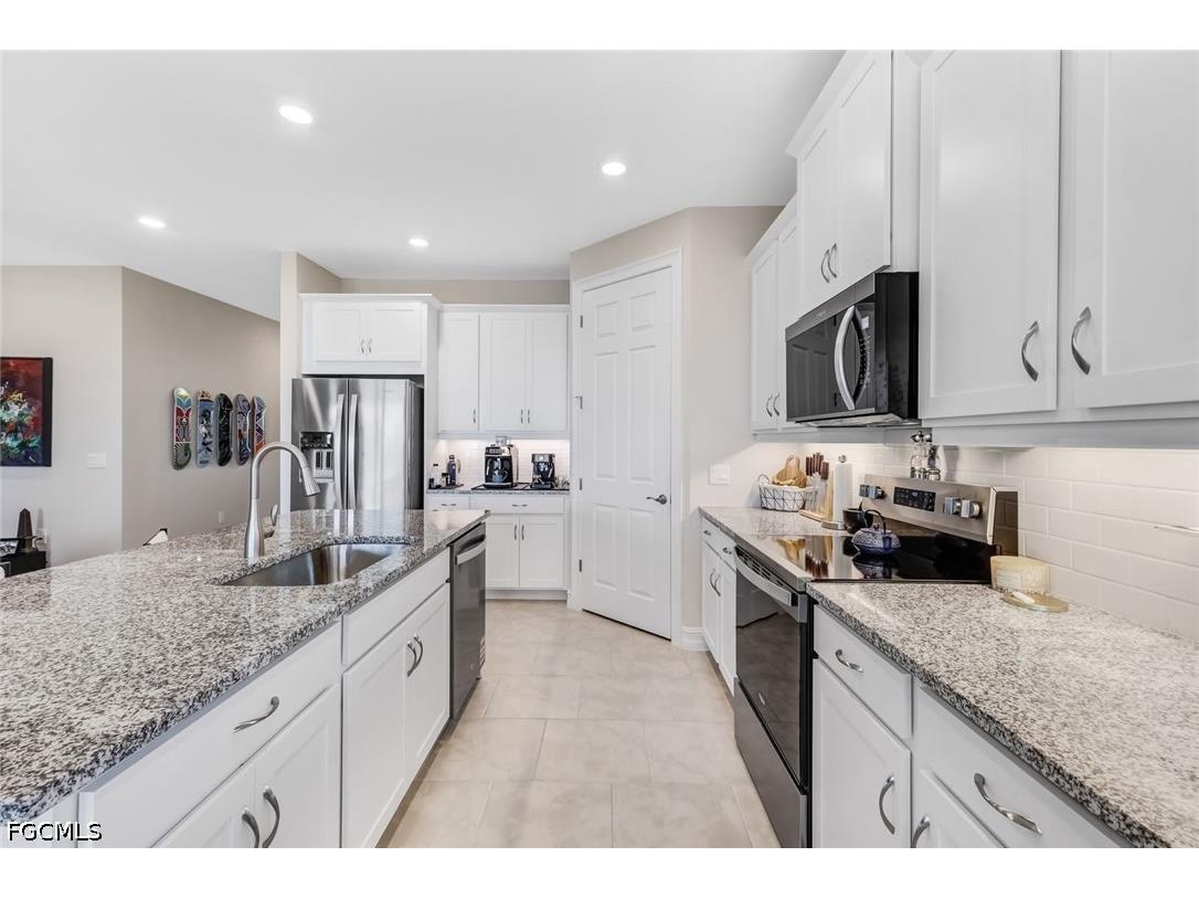 451 Spring Hill Lake Loop Cape Coral FL 33993 2026026912 image10