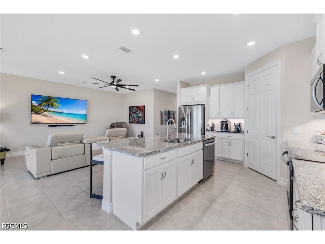 451 Spring Hill Lake Loop Cape Coral FL 33993 2026026912 image11