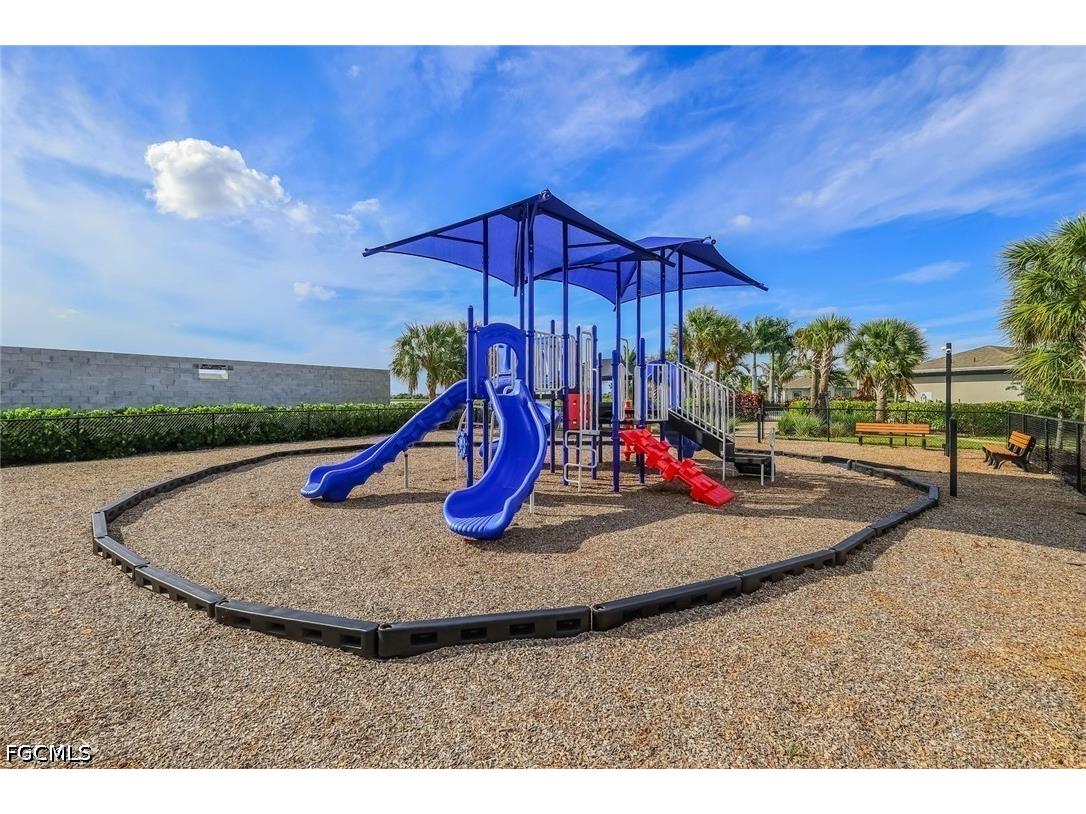 451 Spring Hill Lake Loop Cape Coral FL 33993 2026026912 image46